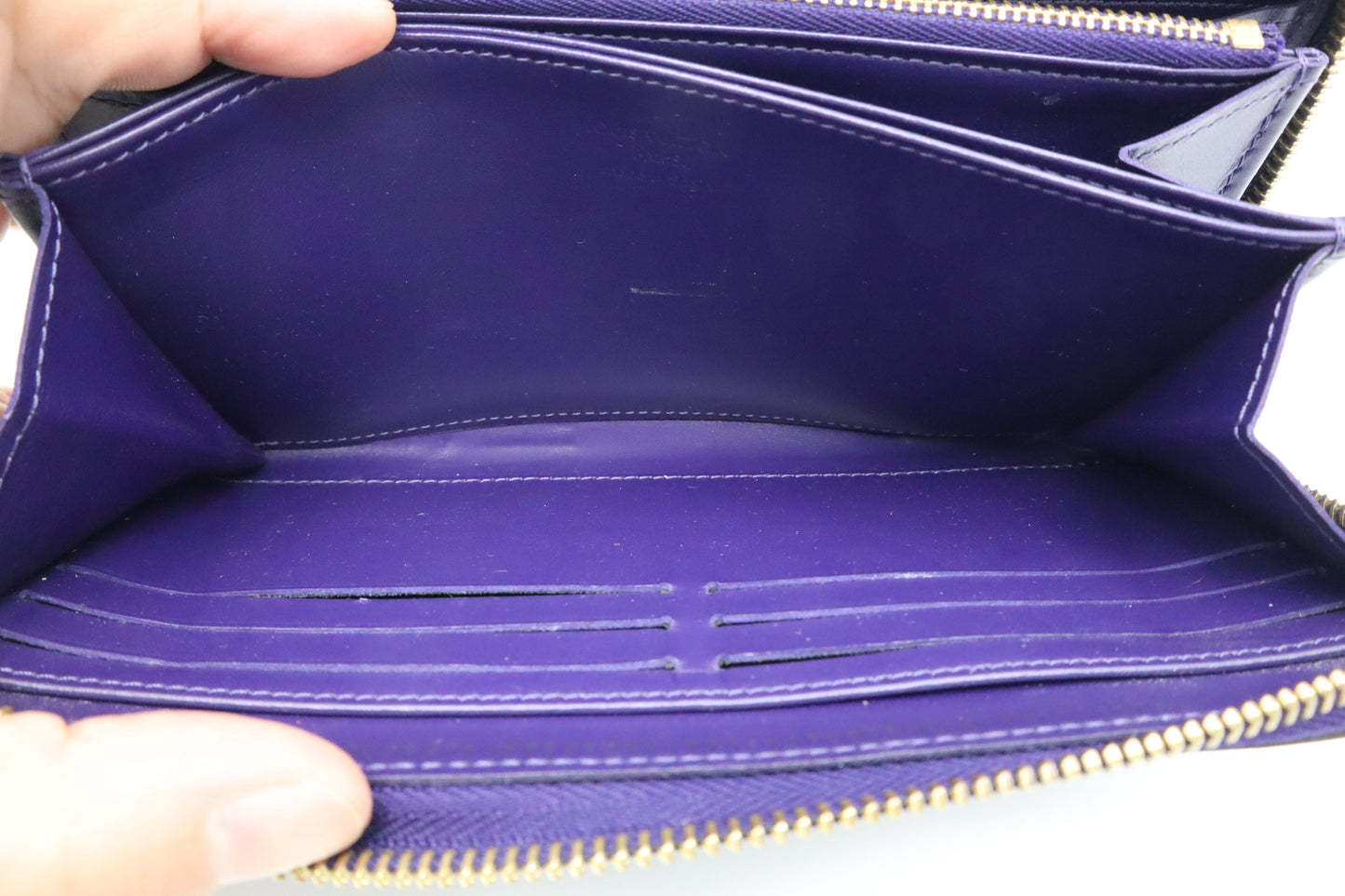 Louis Vuitton Long Zippy Wallet in Purple Vernis