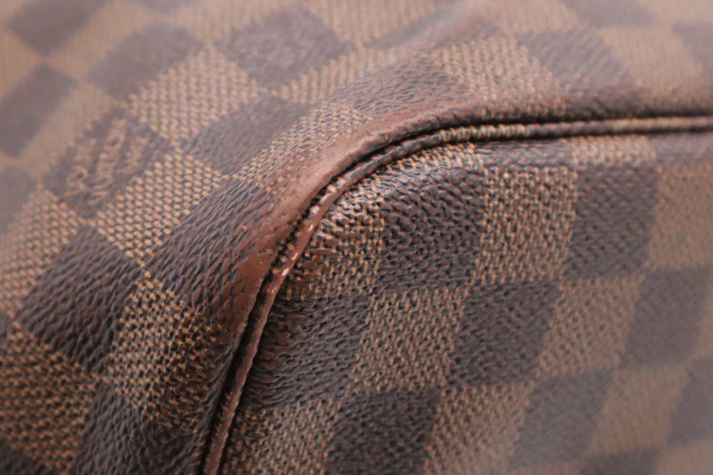 Louis Vuitton Neverfull MM in Damier Ebene Canvas