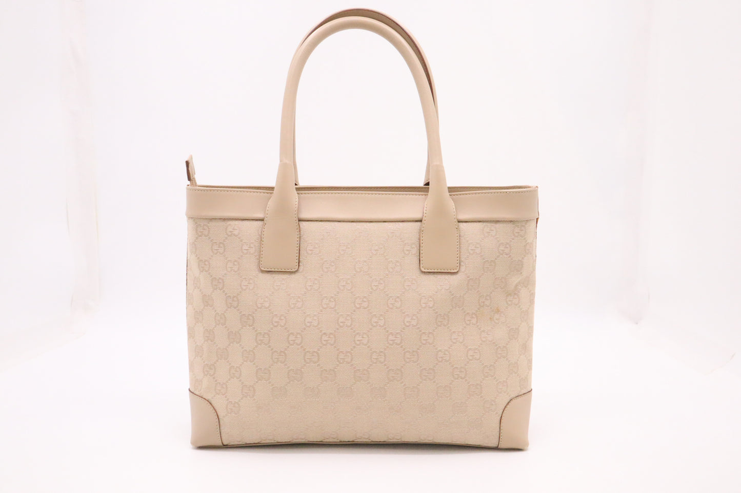 Gucci Shoulder Bag in Beige GG Canvas