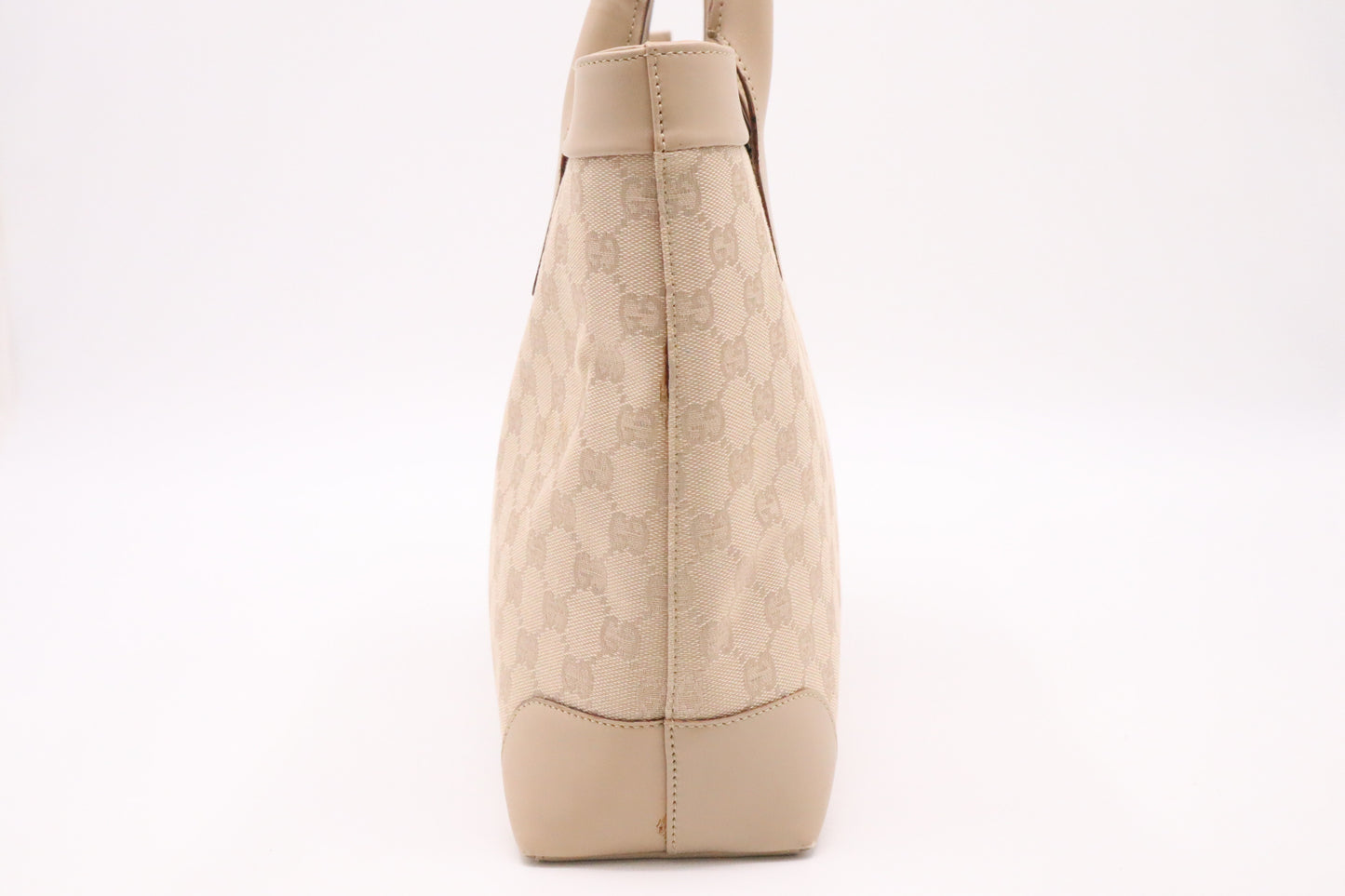 Gucci Shoulder Bag in Beige GG Canvas