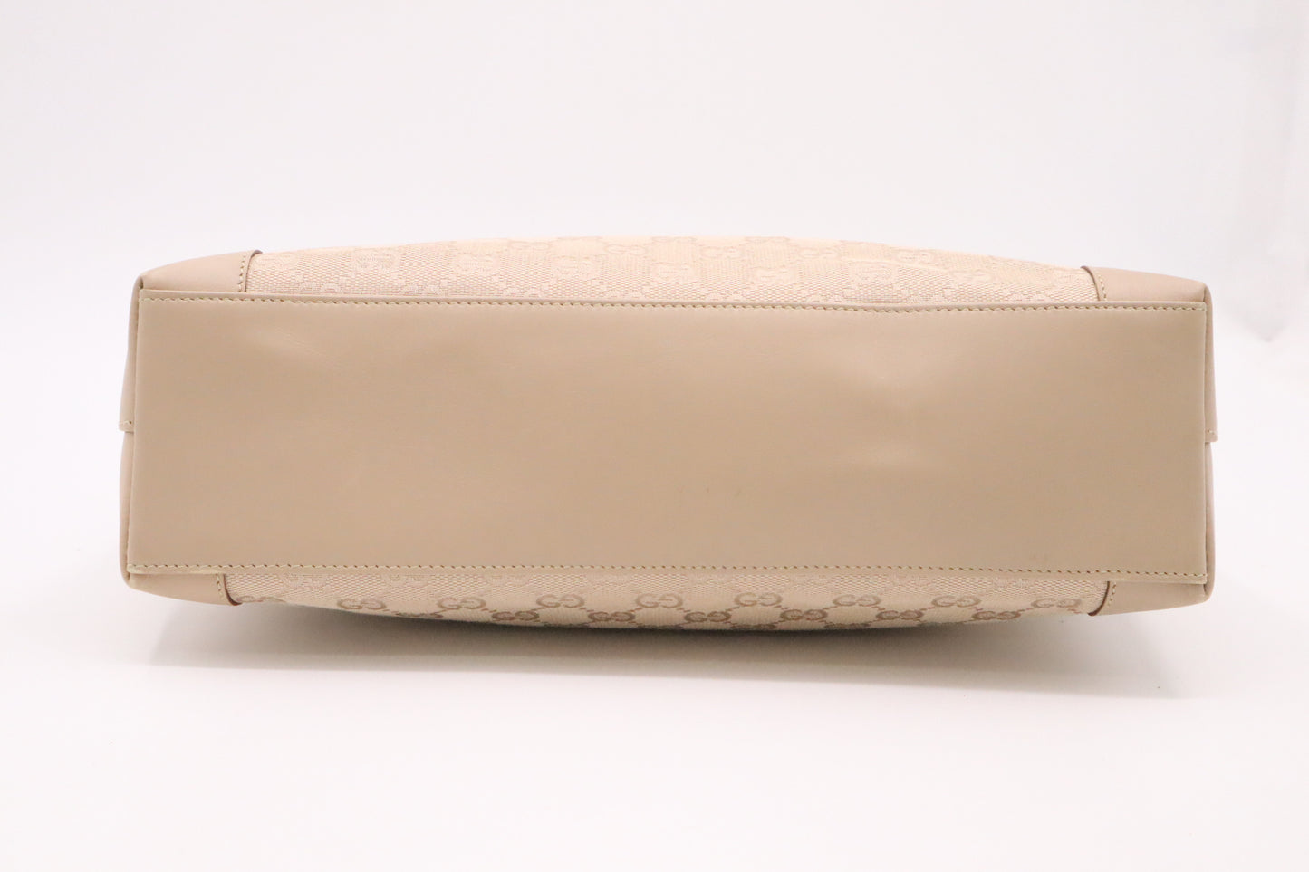 Gucci Shoulder Bag in Beige GG Canvas