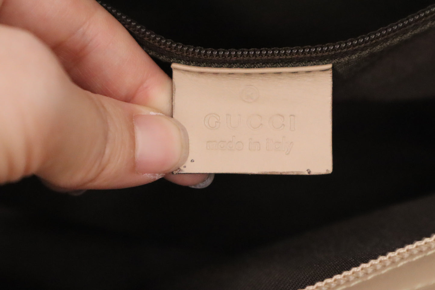 Gucci Shoulder Bag in Beige GG Canvas