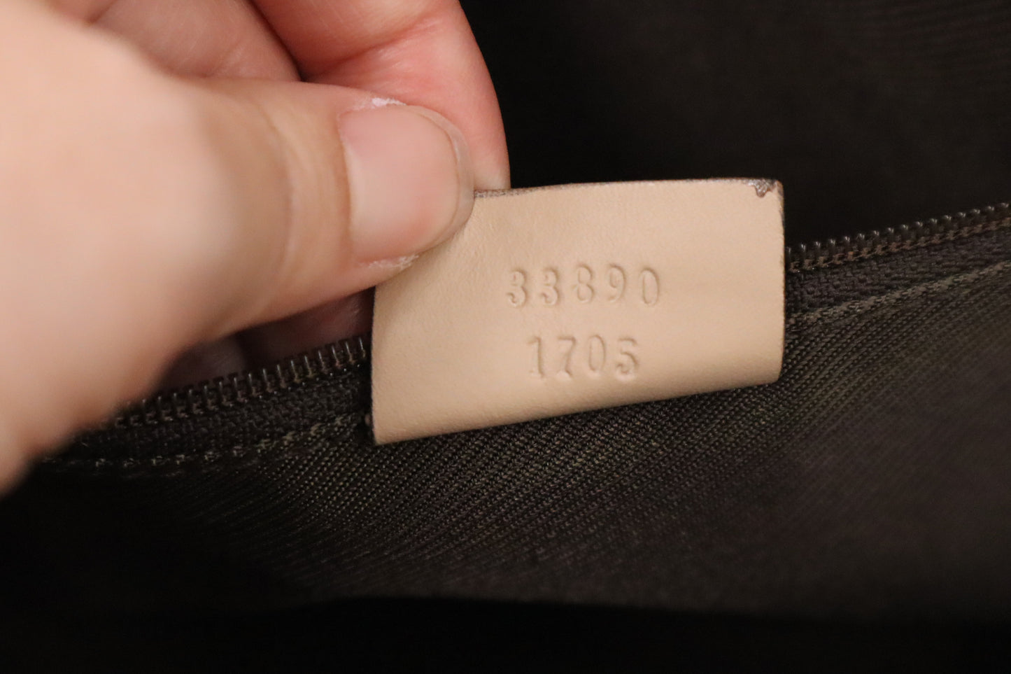 Gucci Shoulder Bag in Beige GG Canvas