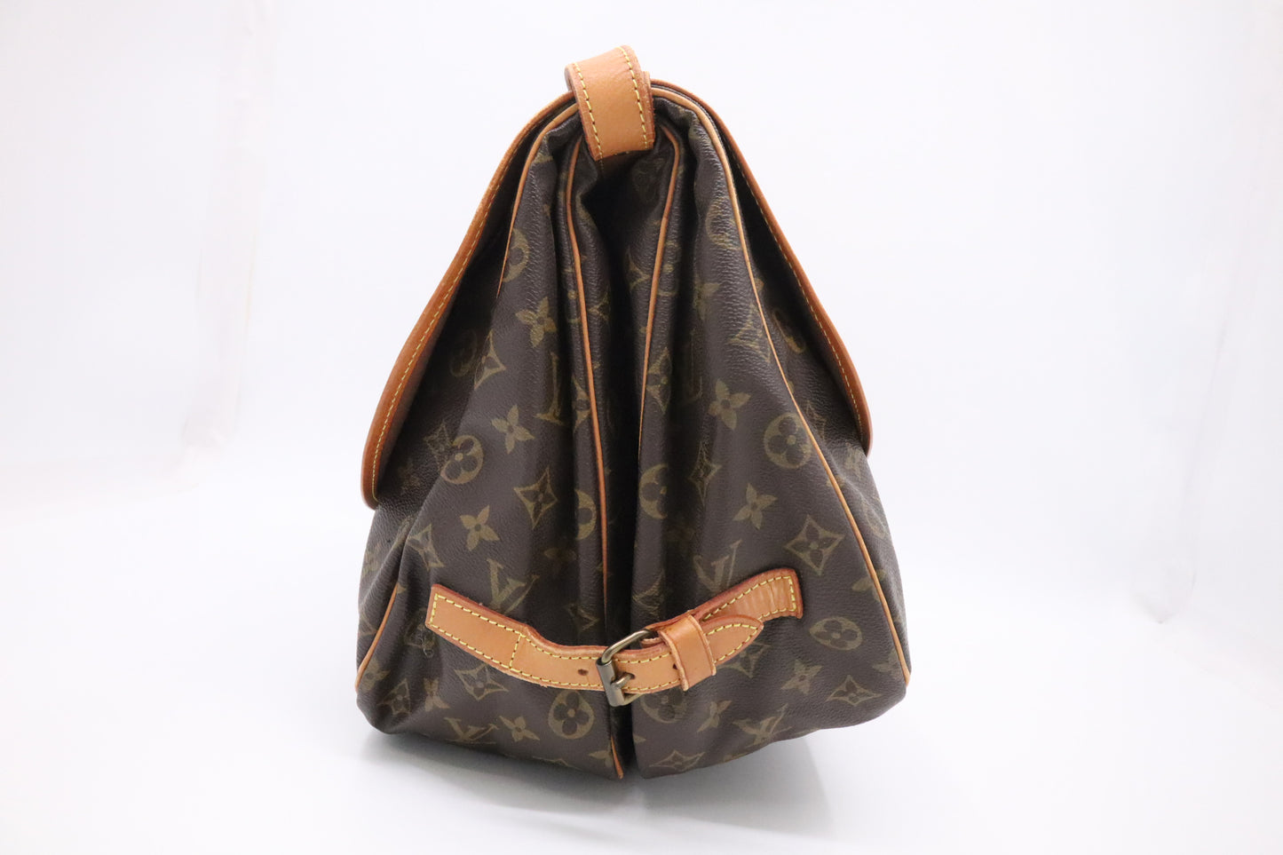 Louis Vuitton Saumur 35 in Monogram Canvas