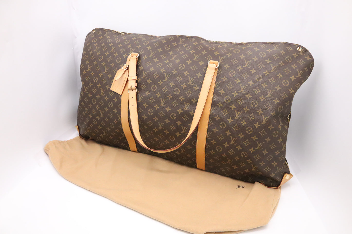 Louis Vuitton Kabul in Monogram Canvas