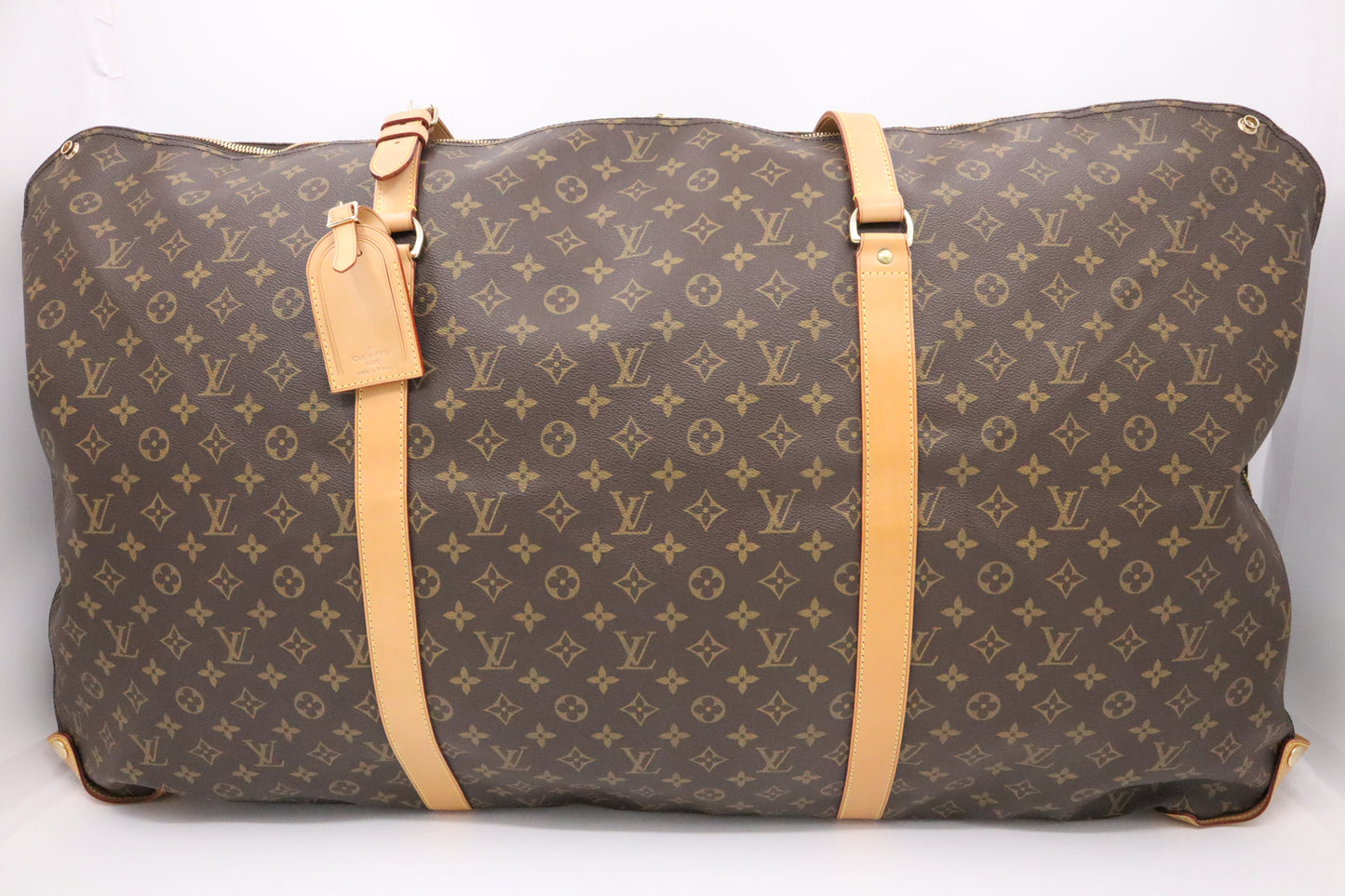 Louis Vuitton Kabul in Monogram Canvas