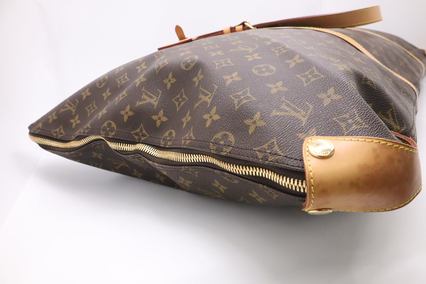 Louis Vuitton Kabul in Monogram Canvas