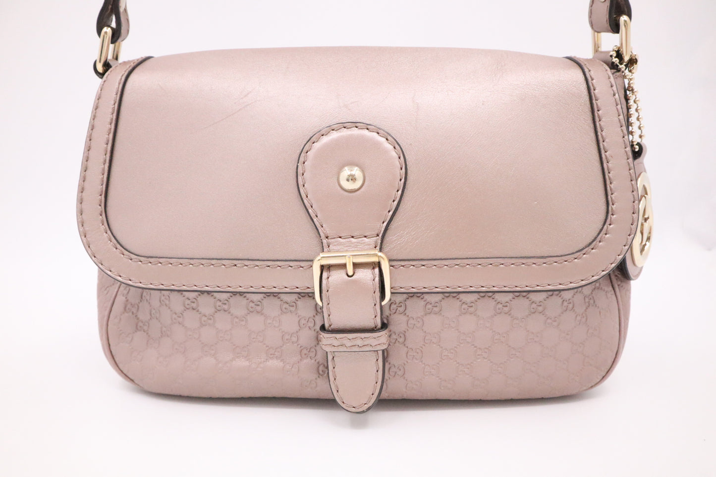 Gucci Crossbody in Pink Metallic Microguccissima Leather