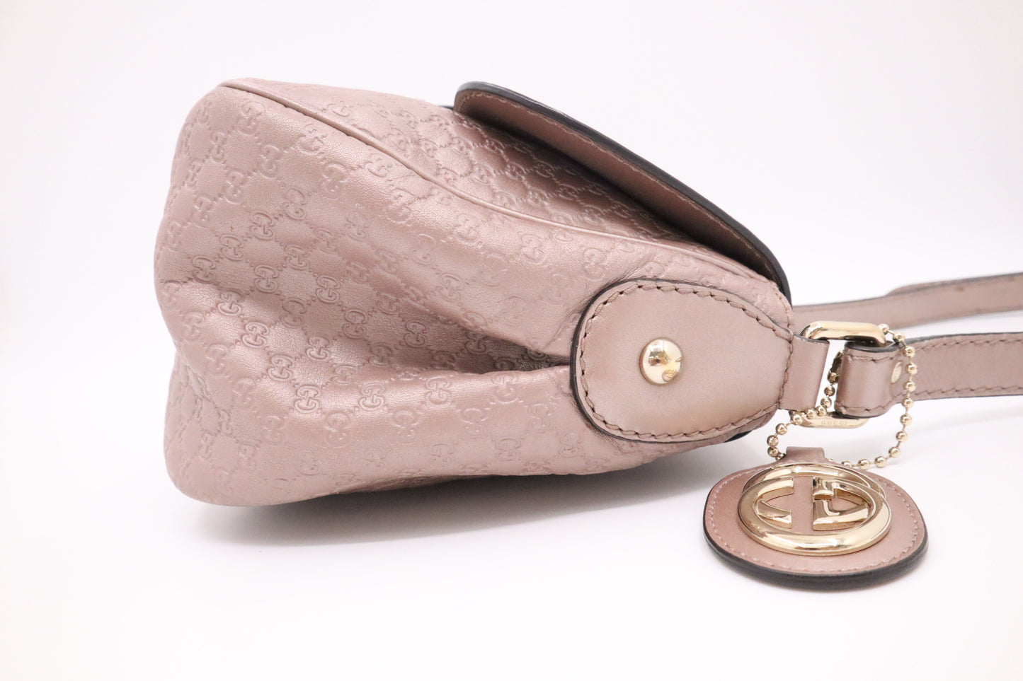 Gucci Crossbody in Pink Metallic Microguccissima Leather