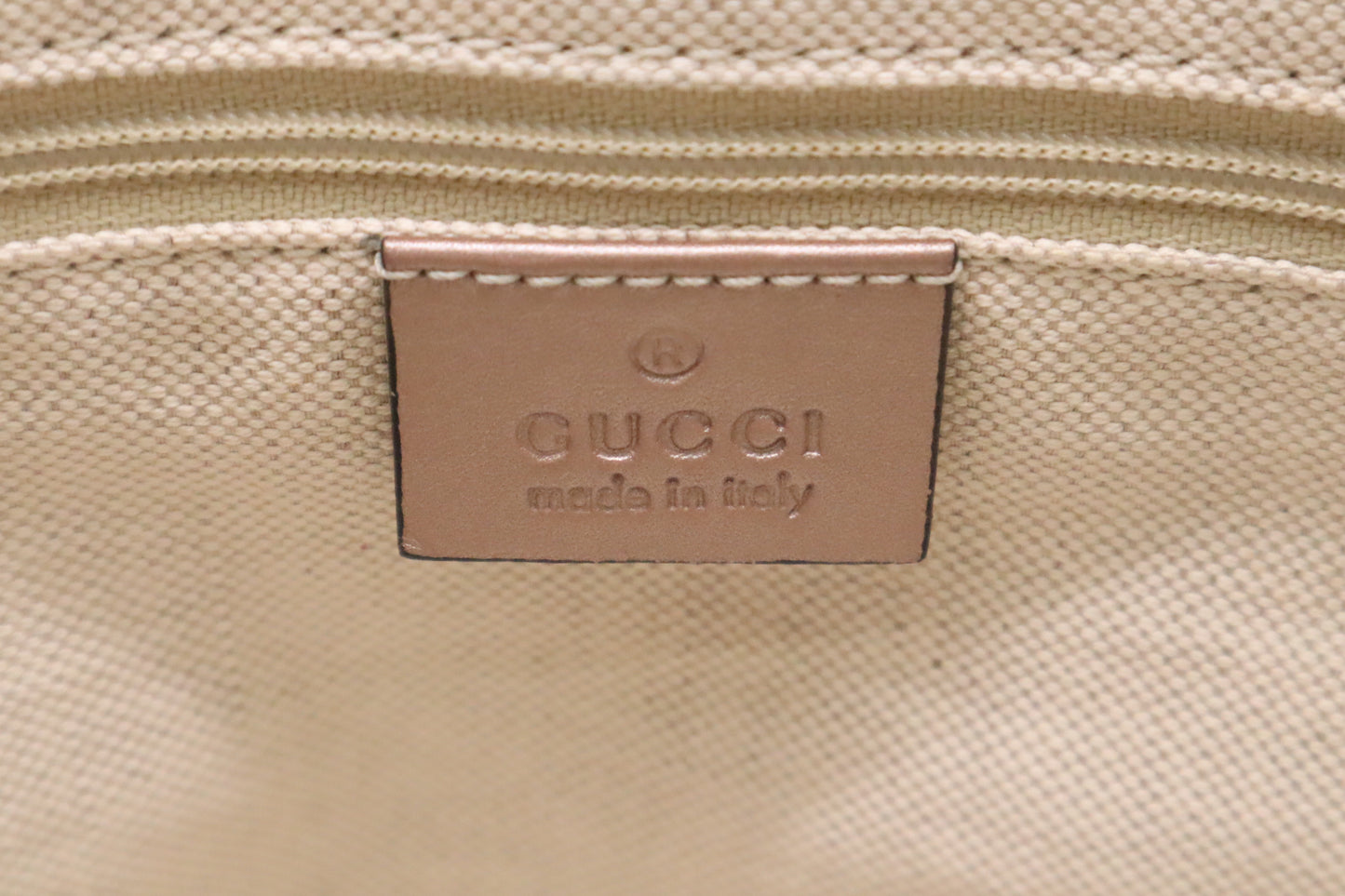 Gucci Crossbody in Pink Metallic Microguccissima Leather