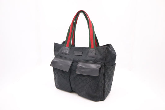 Gucci Shoulder Bag in Black GG Canvas