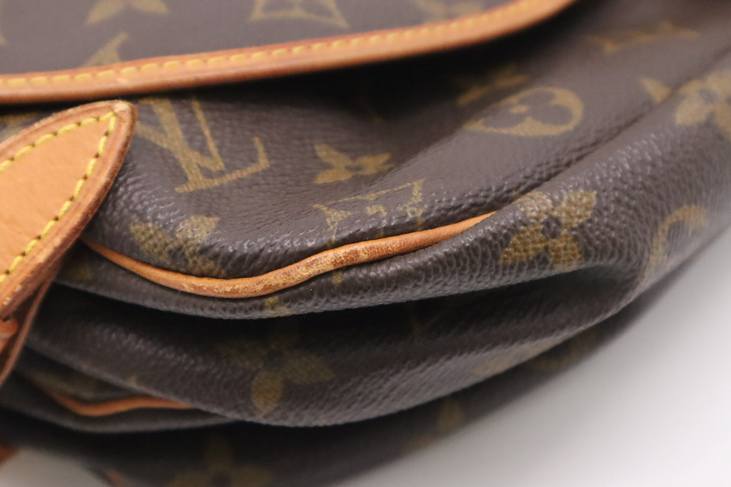 Louis Vuitton Saumur 30 in Monogram Canvas