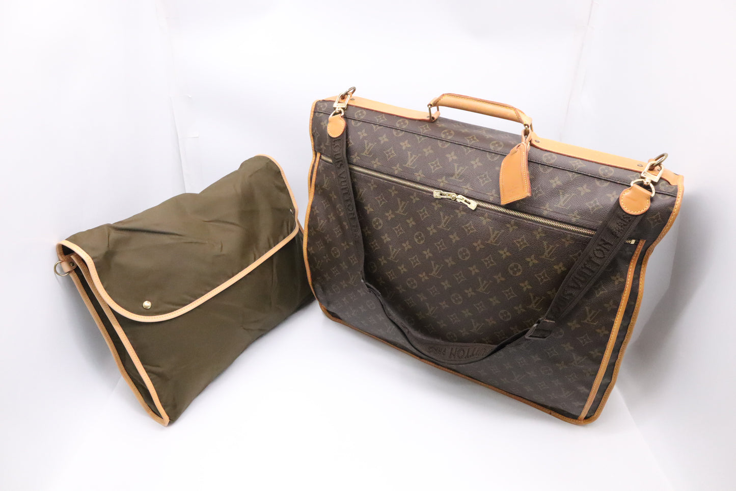 Louis Vuitton Portable Bandouliere in Monogram Canvas