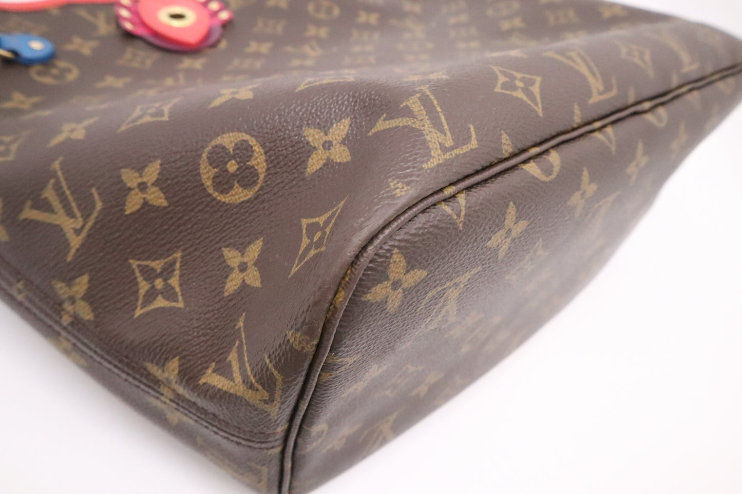 Louis Vuitton Neverfull Totem MM in Monogram Canvas