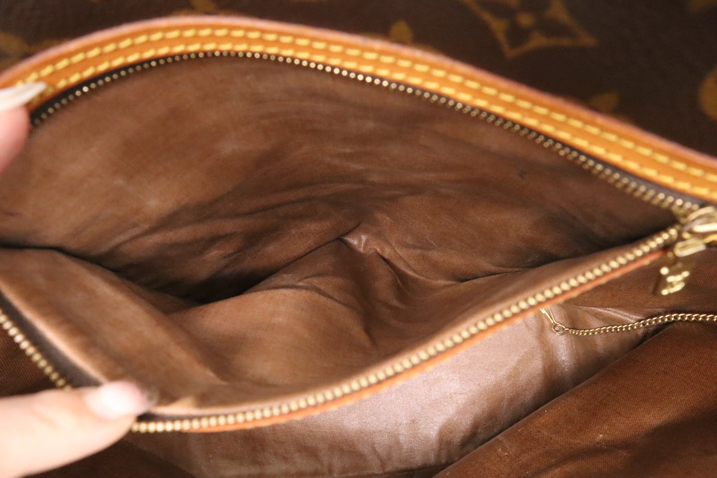 Louis Vuitton Sac Shopping 48 in Monogram Canvas