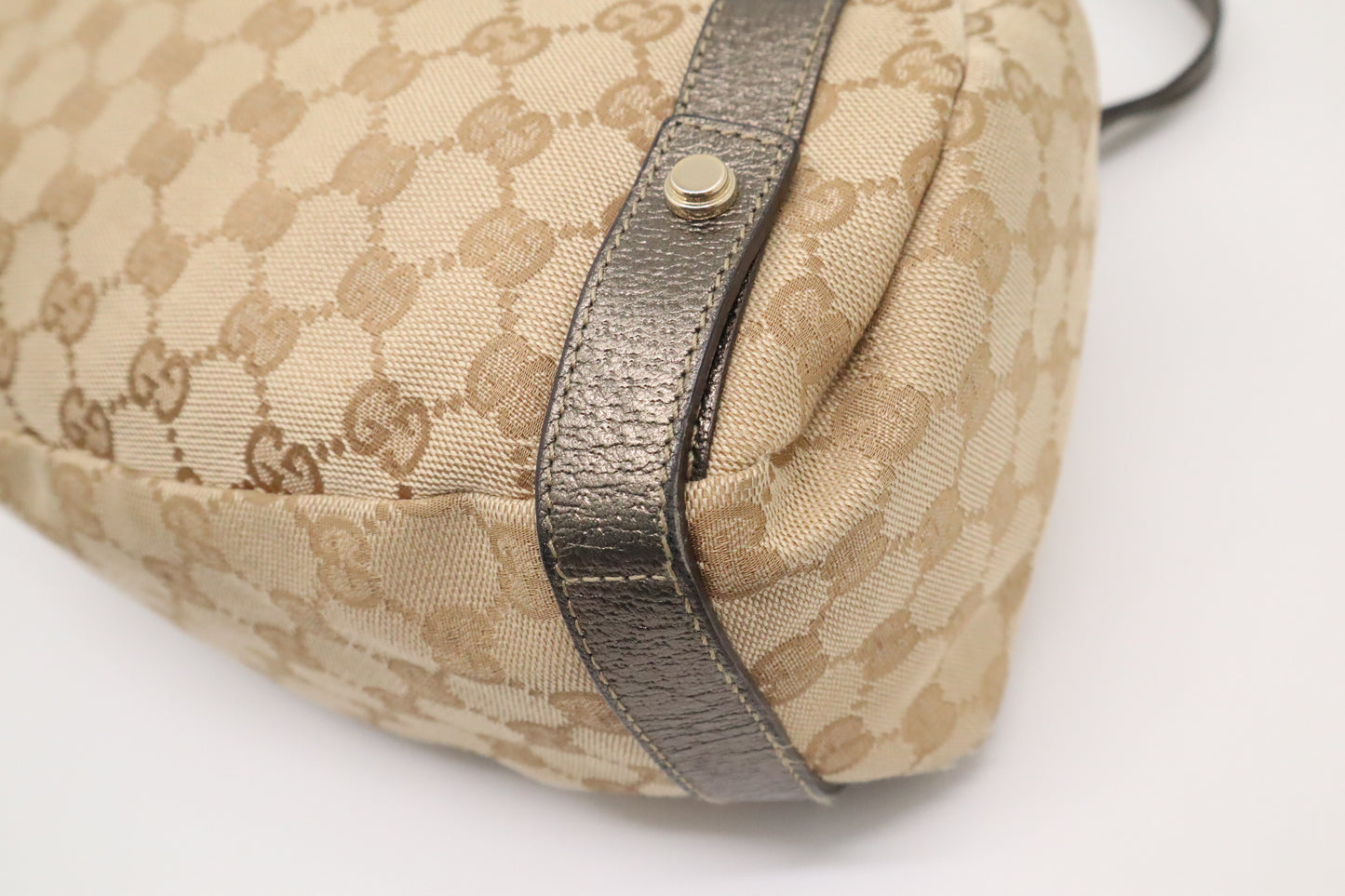 Gucci Abbey Shoulder Tote Bag in Beige GG Canvas