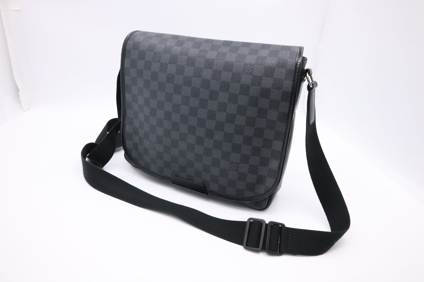 Louis Vuitton Daniel MM in Damier Graphite Canvas