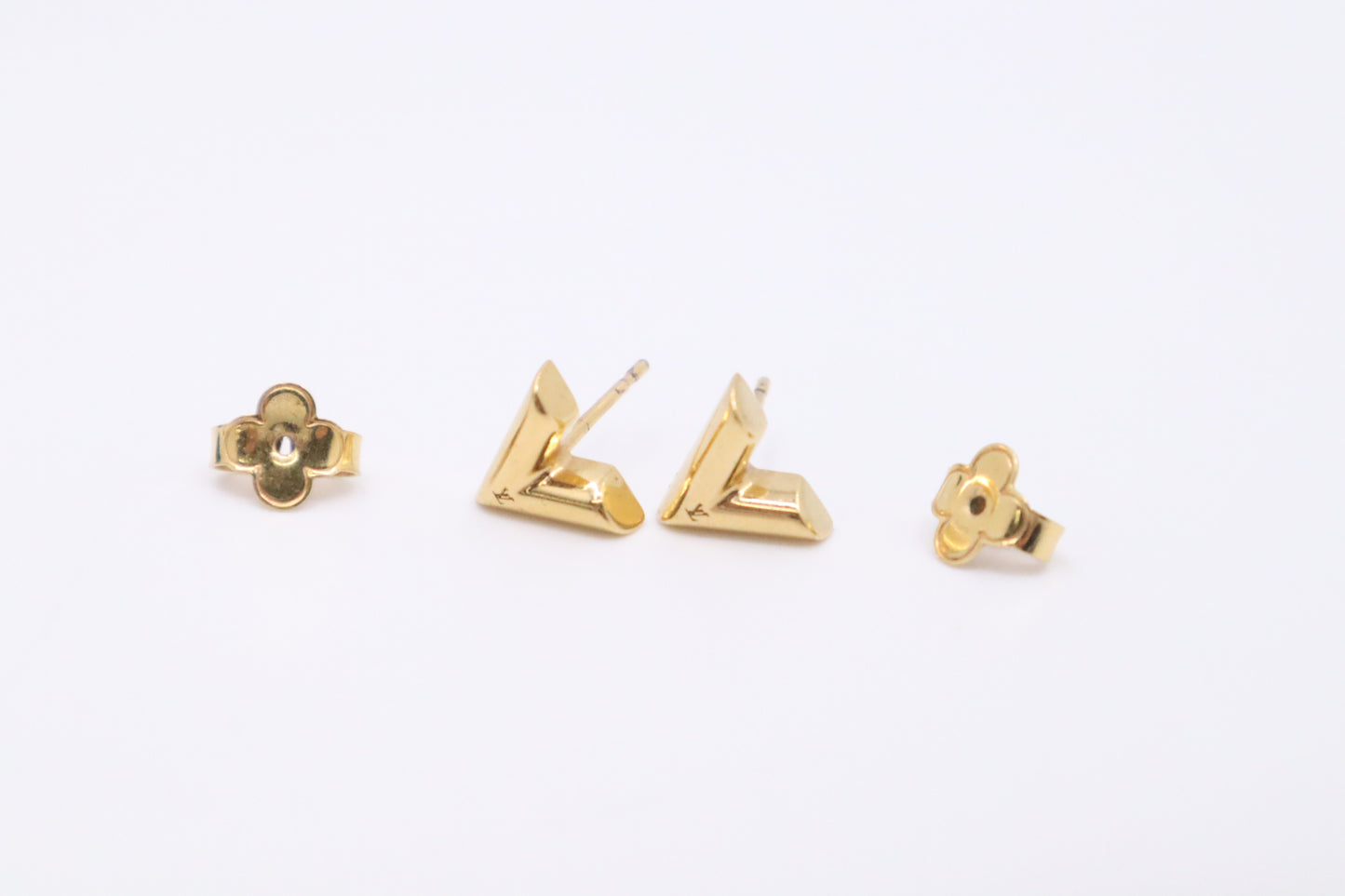 Louis Vuitton Essential V Earrings