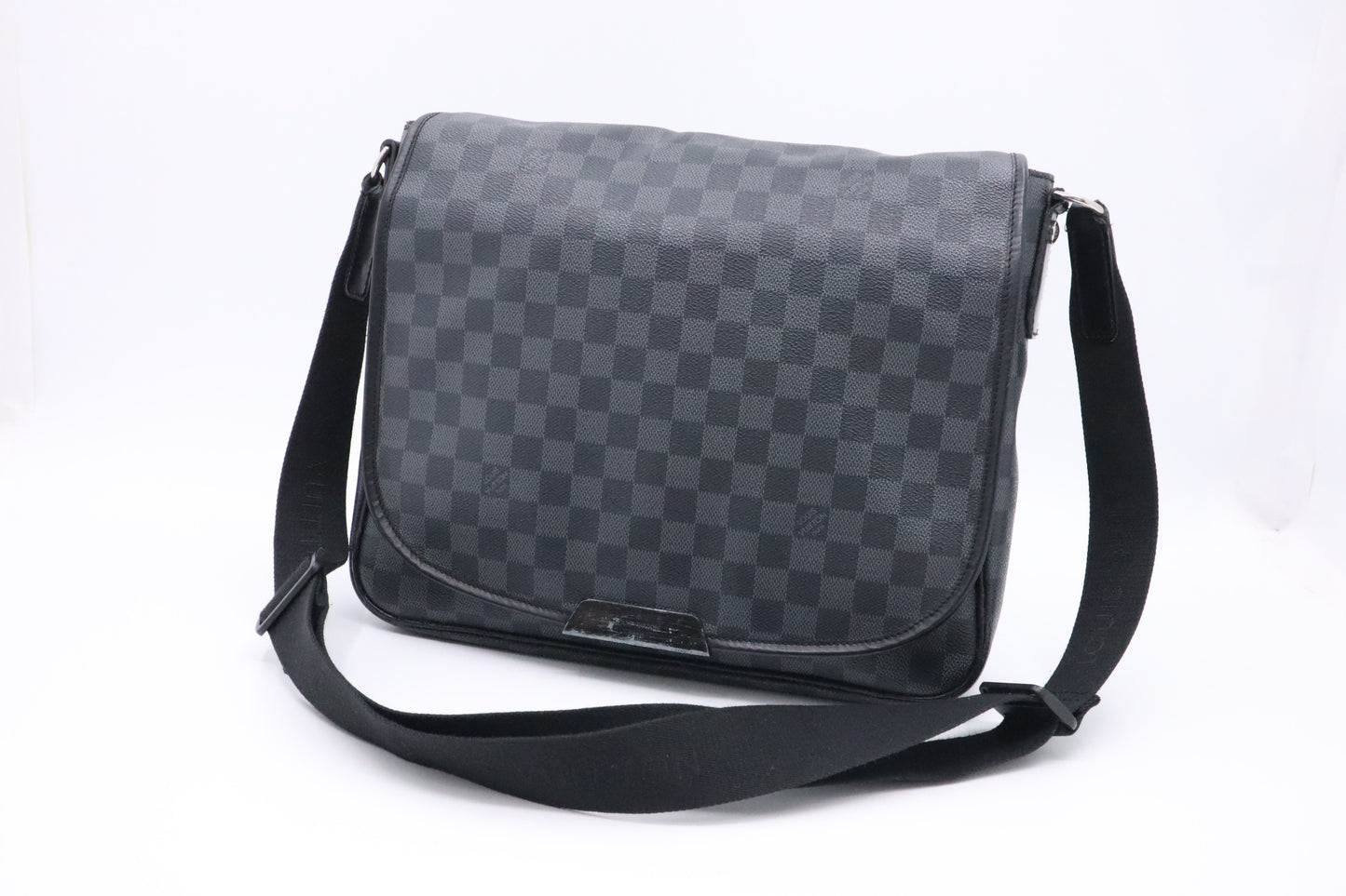 Louis Vuitton Daniel GM in Damier Graphite Canvas