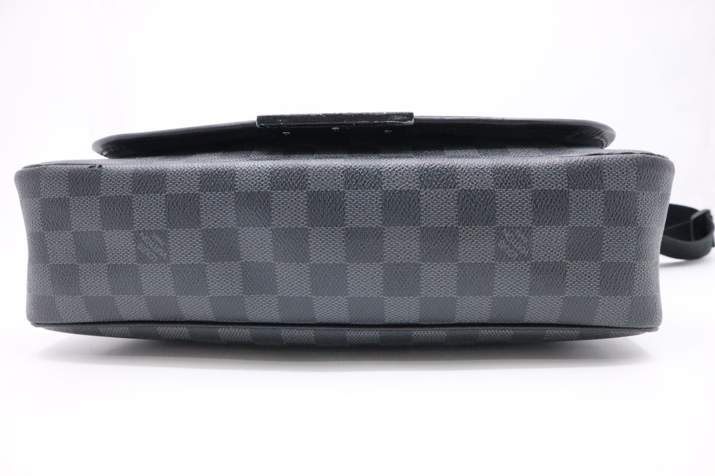 Louis Vuitton Daniel GM in Damier Graphite Canvas