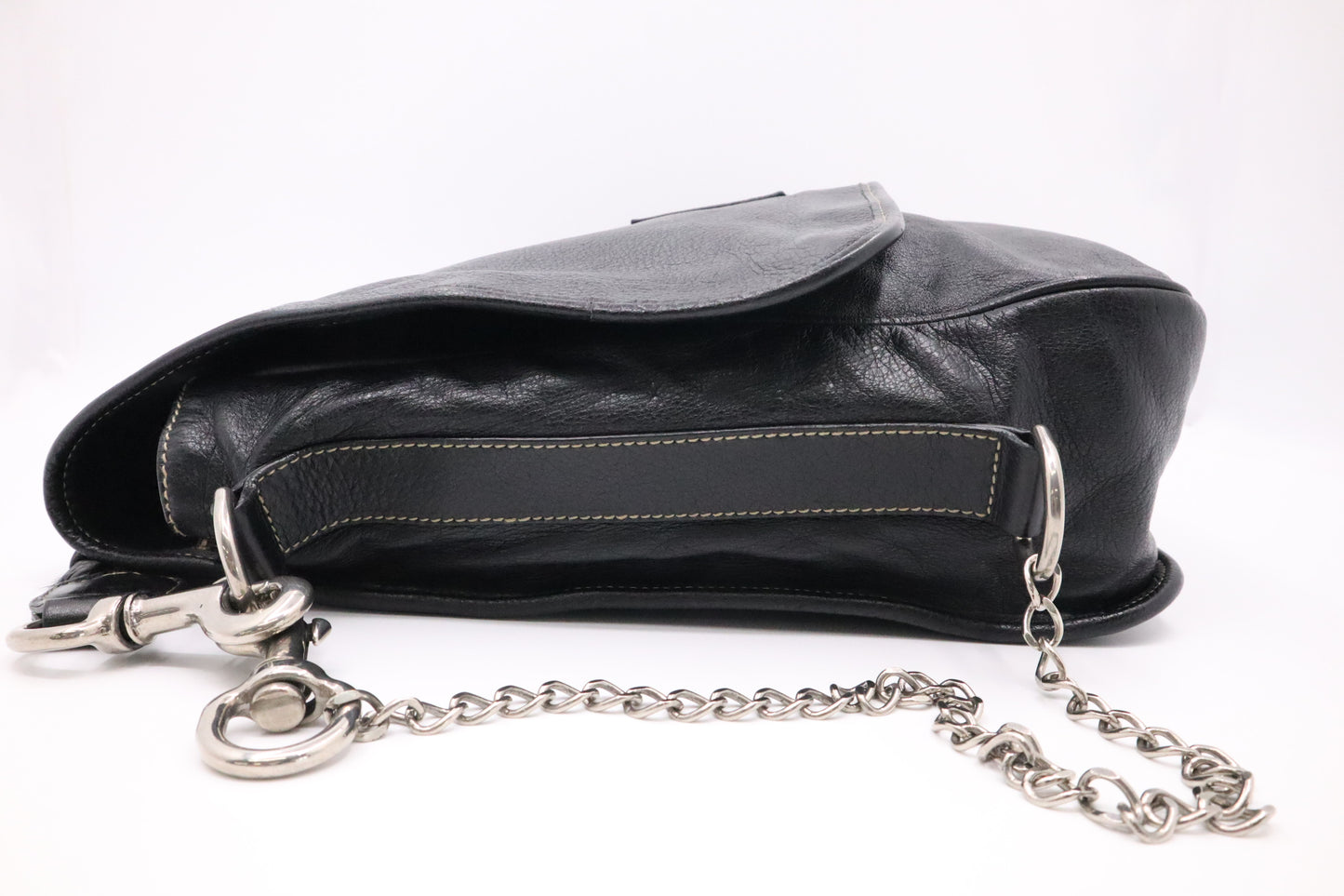 Gucci Crest Chain Messenger Bag in Black Leather