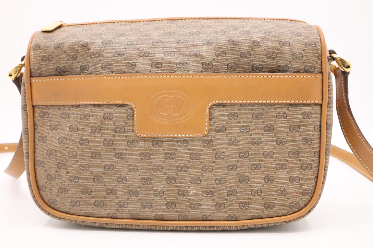 Gucci Shoulder Bag in Brown GG Canvas