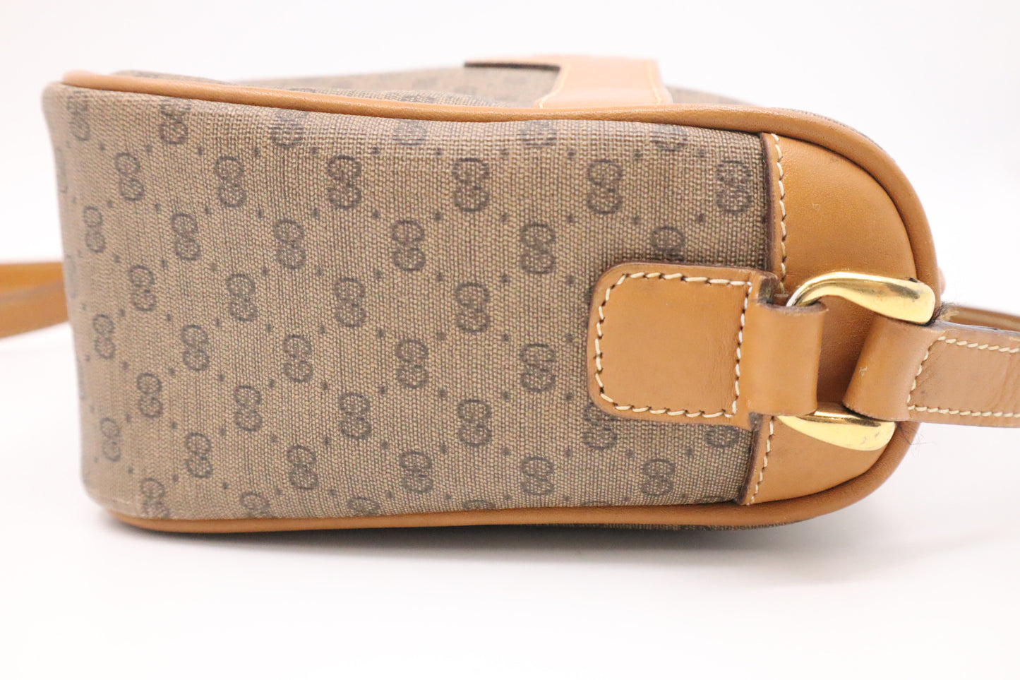 Gucci Shoulder Bag in Brown GG Canvas