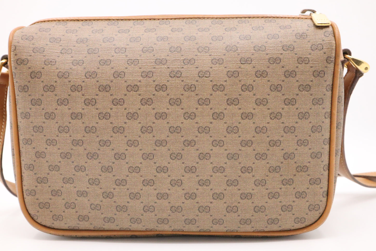 Gucci Shoulder Bag in Brown GG Canvas