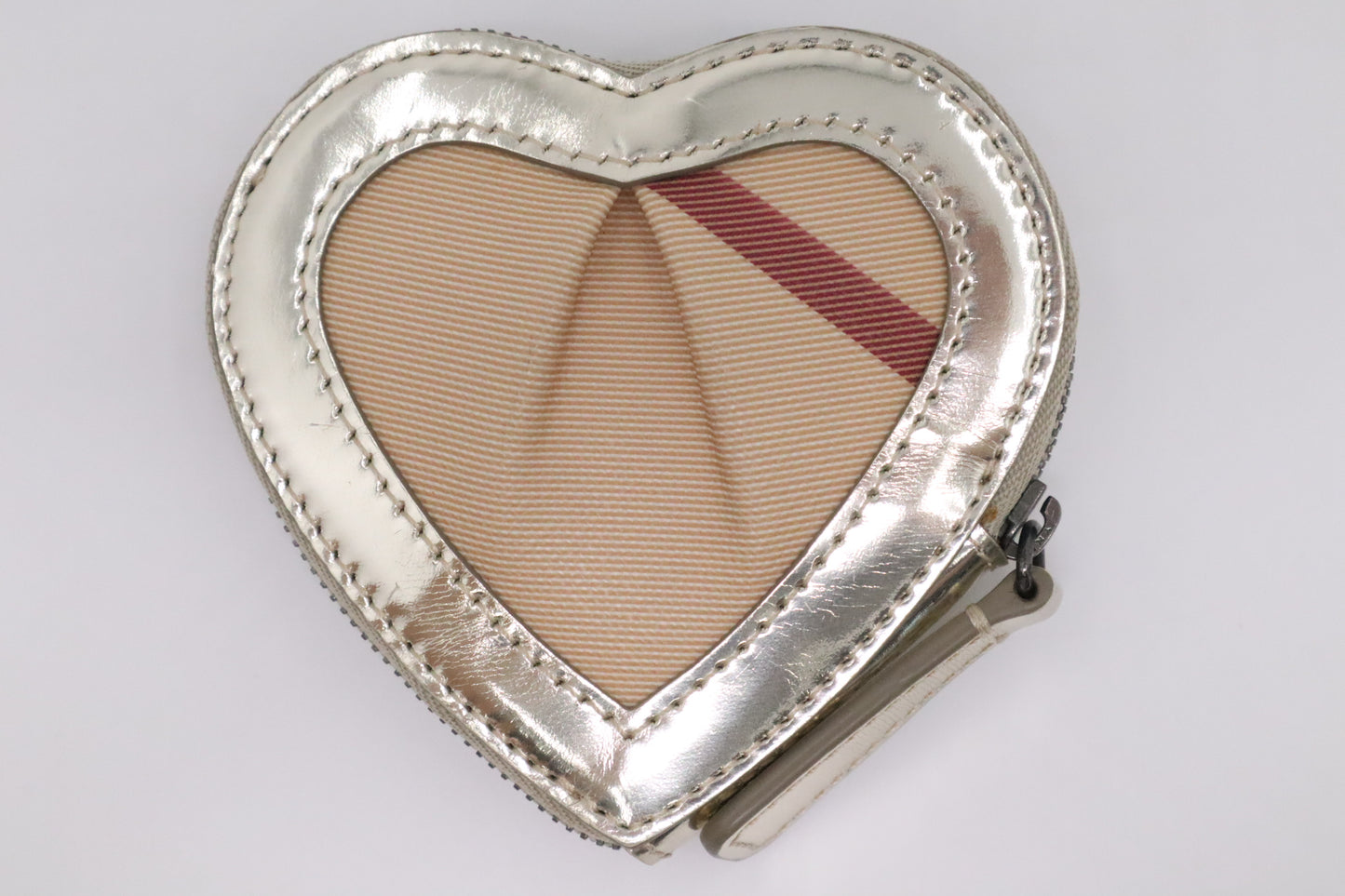 Burberry Heart Coin Case in Nova Check and Silver Leather