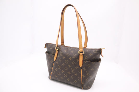 Louis Vuitton Totally PM in Monogram Canvas