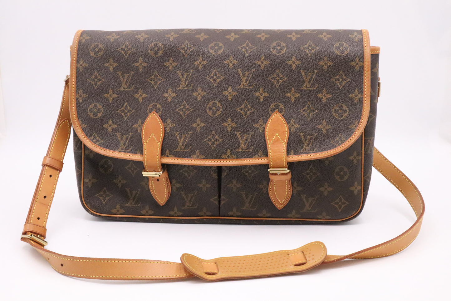 Louis Vuitton Gibeciere GM in Monogram Canvas