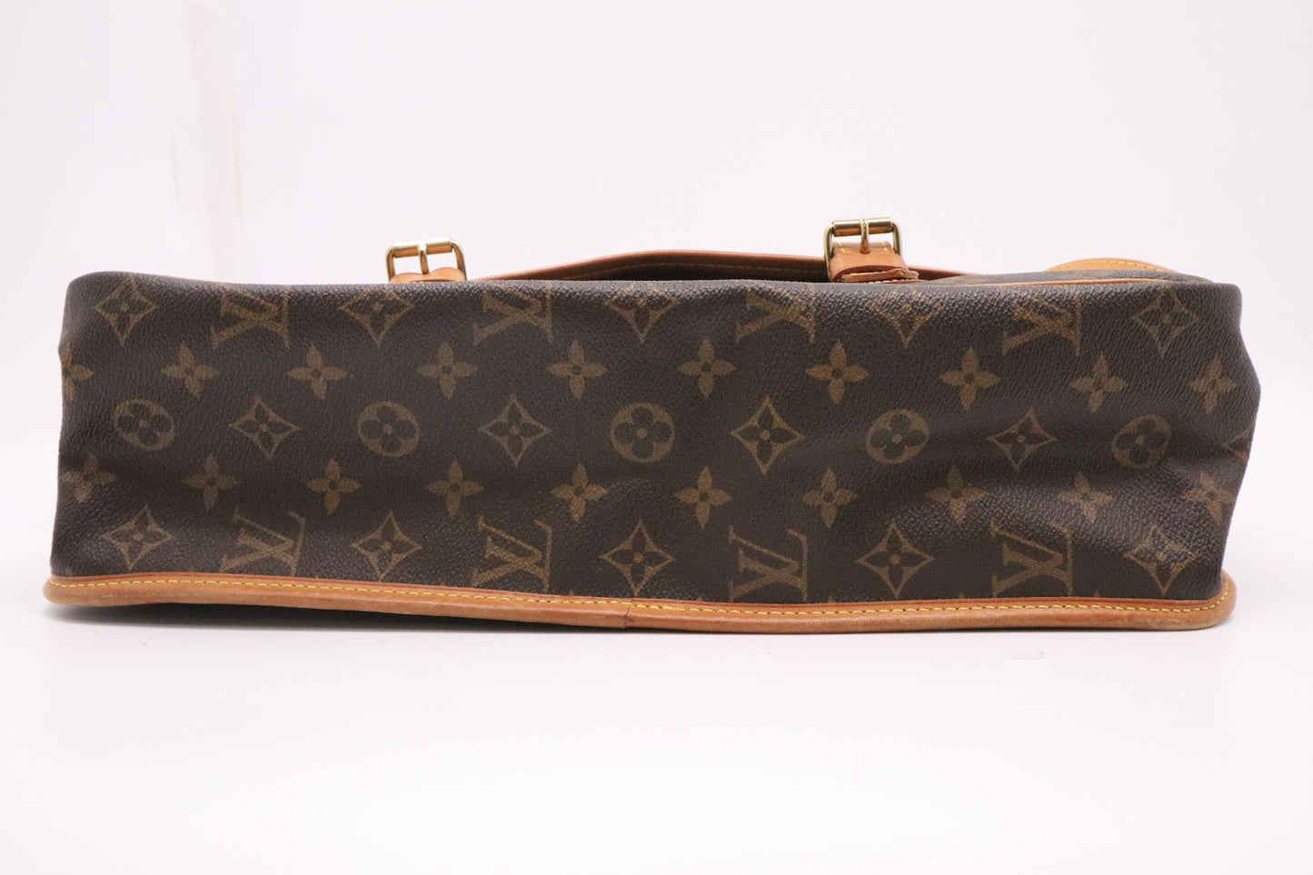 Louis Vuitton Gibeciere GM in Monogram Canvas