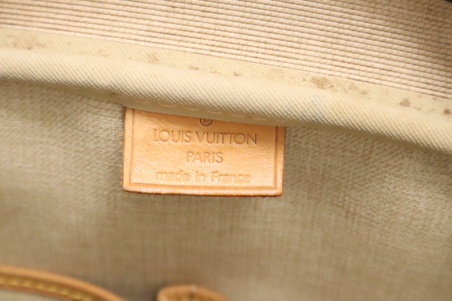 Louis Vuitton Deauville in Monogram Canvas