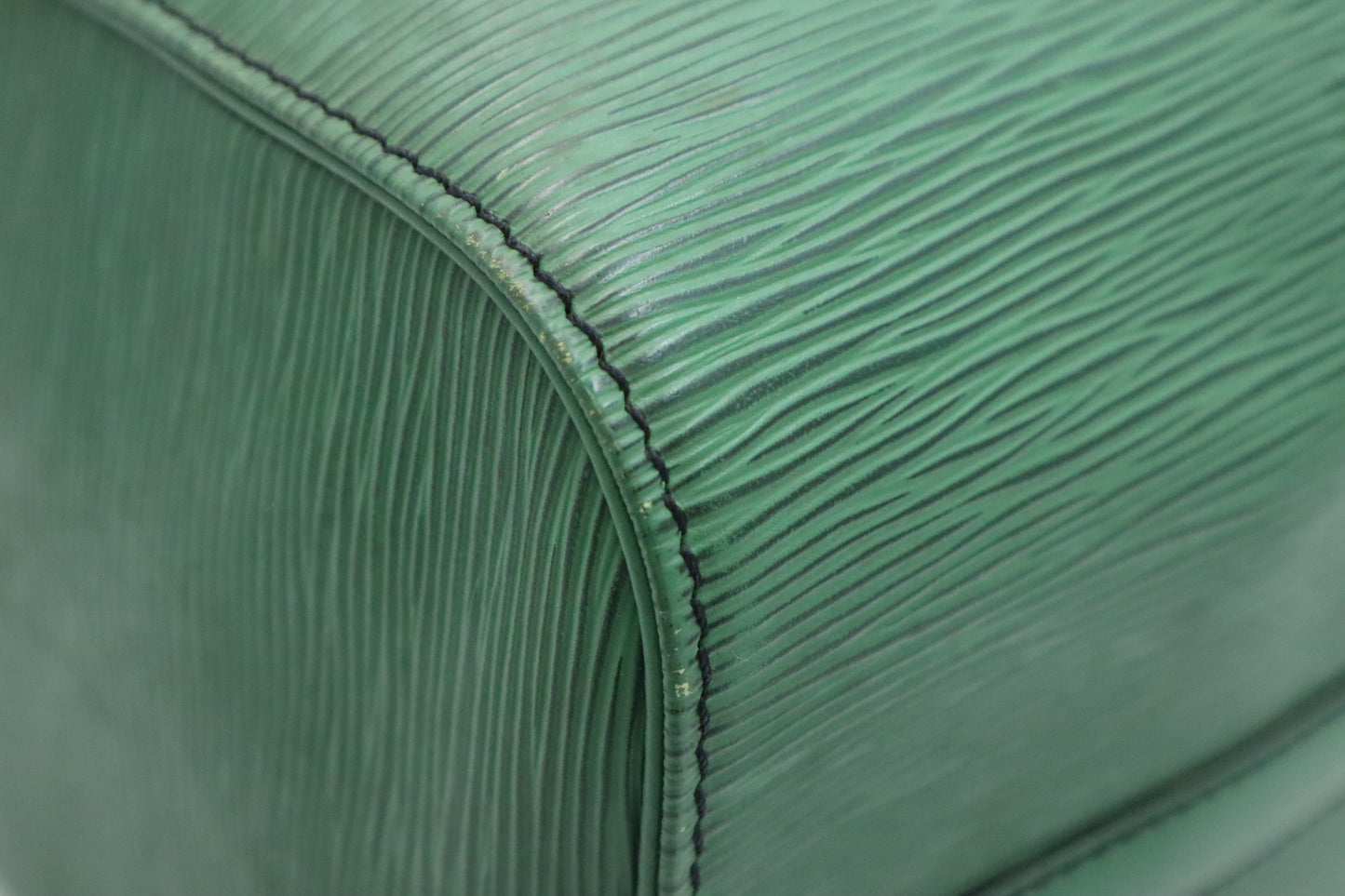 Louis Vuitton Speedy 30 in Green Epi Leather