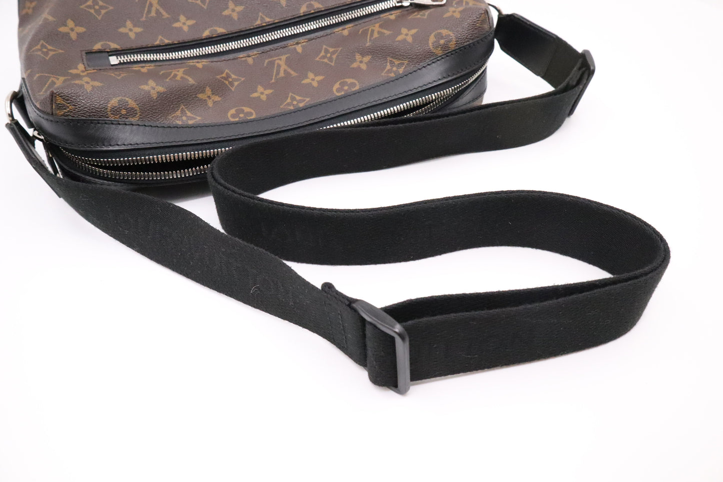 Louis Vuitton Macassar Torres in Monogram Canvas