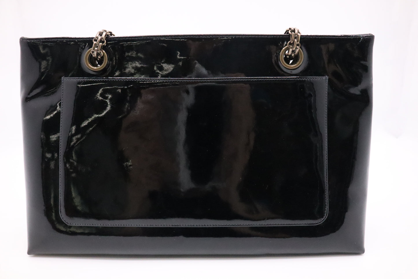 Chanel Shoulder Bag in Black Patent Leather