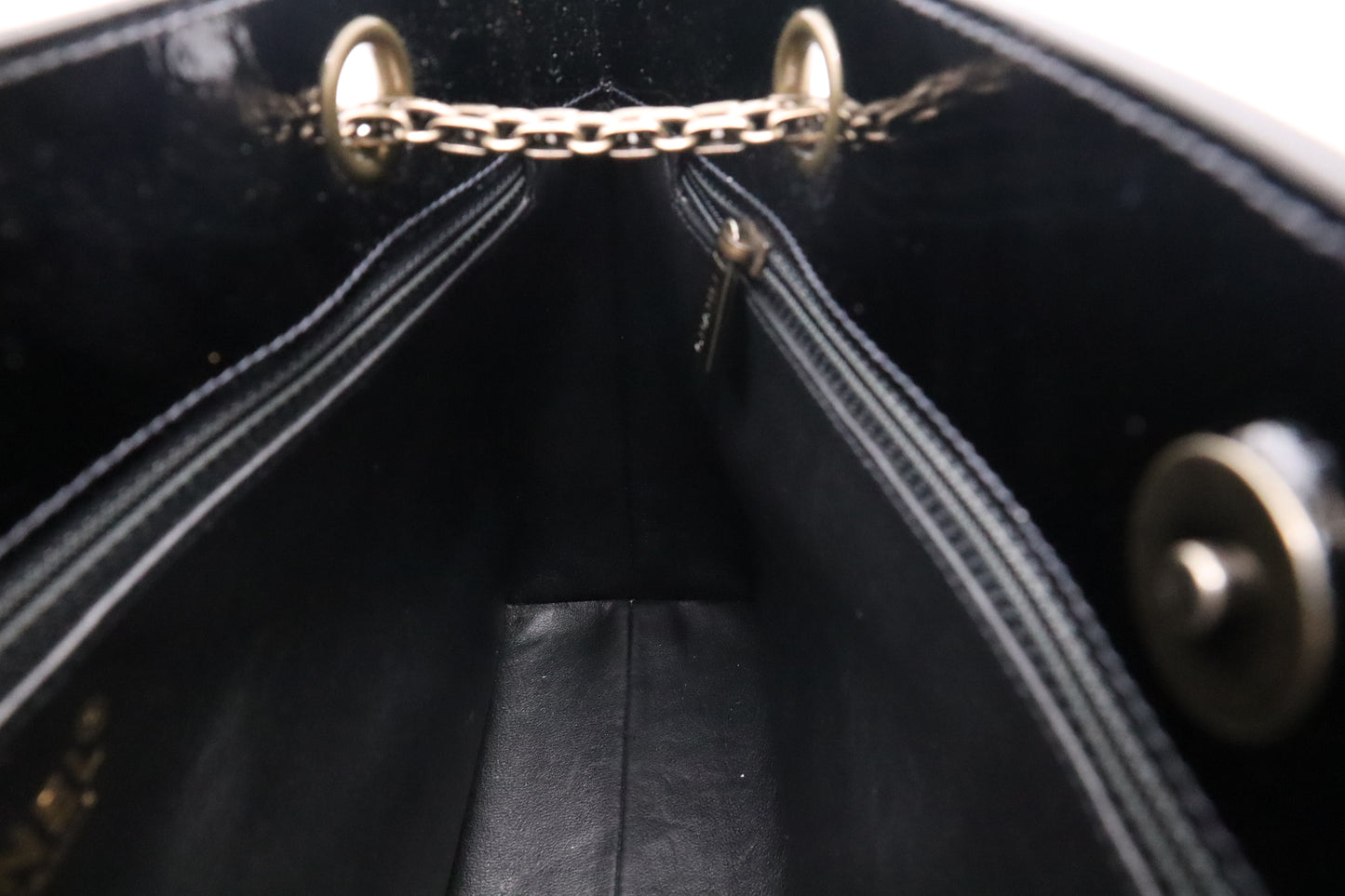 Chanel Shoulder Bag in Black Patent Leather