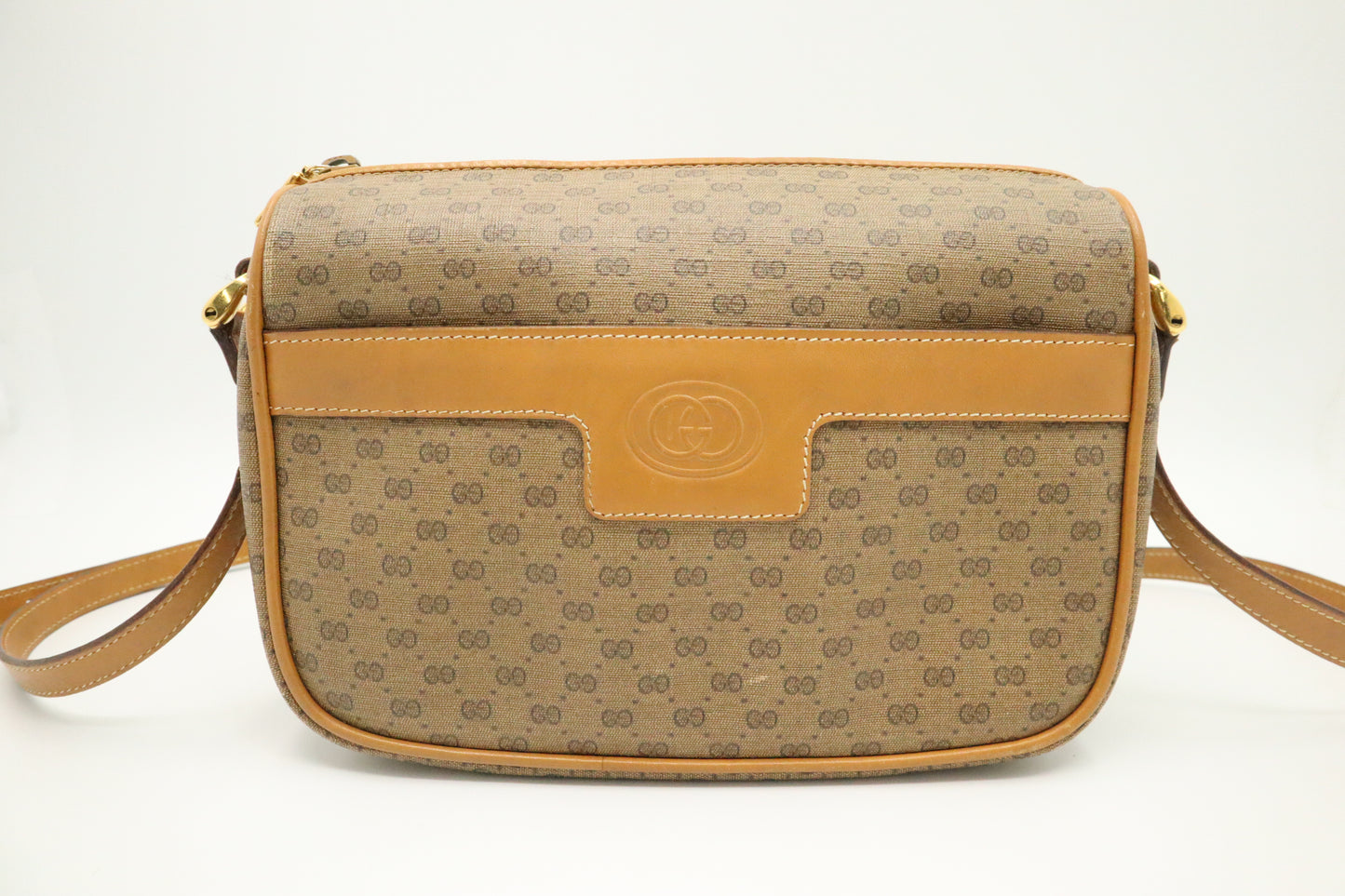 Gucci Shoulder Bag in Brown GG Canvas