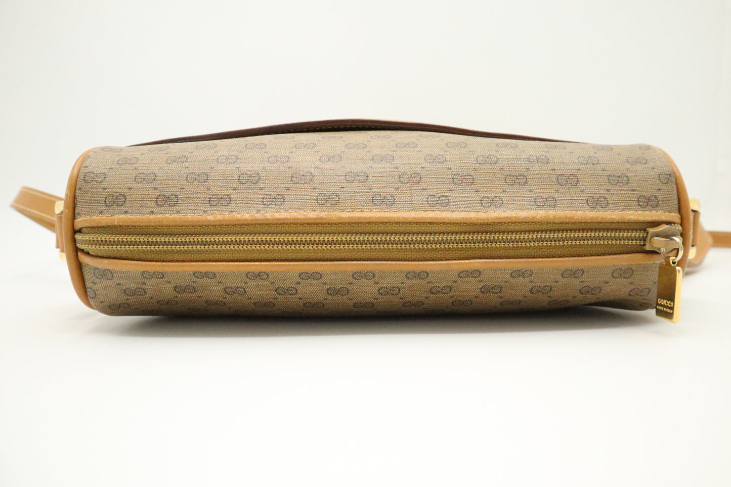 Gucci Shoulder Bag in Brown GG Canvas