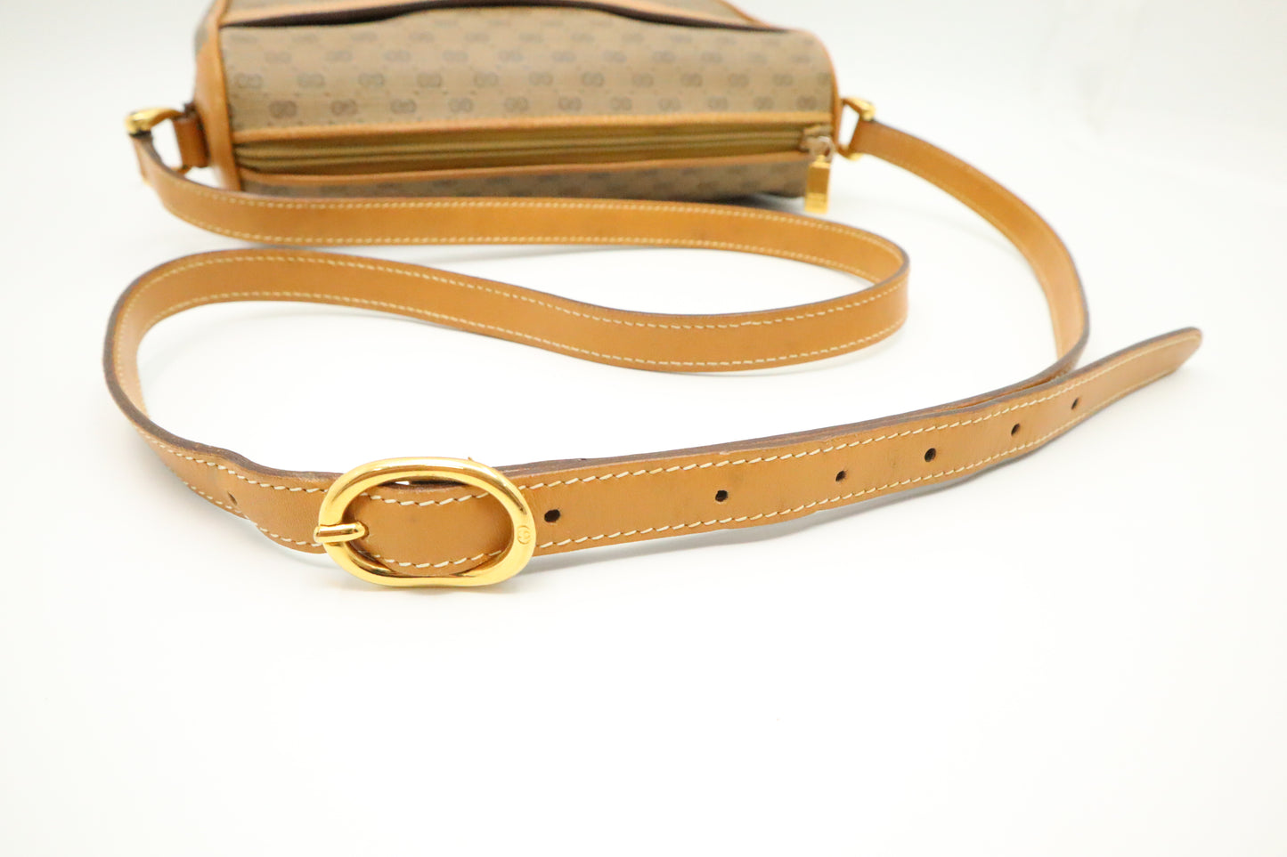 Gucci Shoulder Bag in Brown GG Canvas