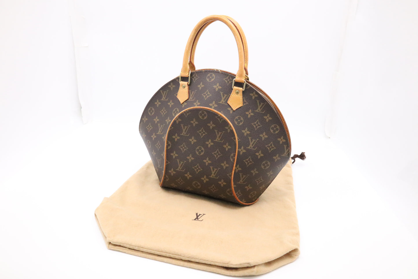 Louis Vuitton Ellipse MM in Monogram Canvas