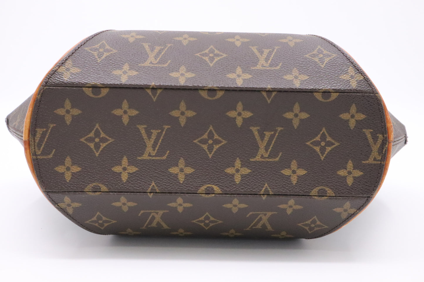 Louis Vuitton Ellipse MM in Monogram Canvas