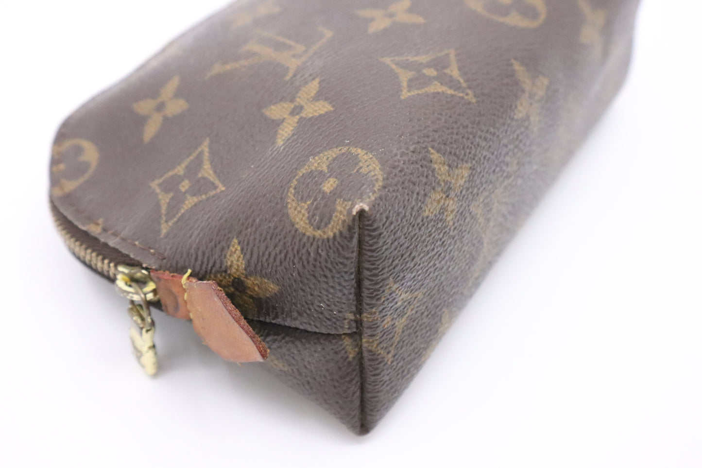 Louis Vuitton Pochette Cosmetics PM in Monogram Canvas