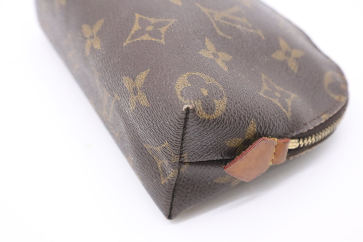 Louis Vuitton Pochette Cosmetics PM in Monogram Canvas