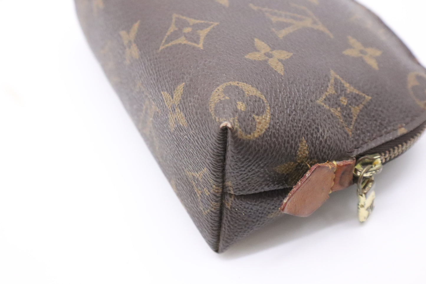 Louis Vuitton Pochette Cosmetics PM in Monogram Canvas