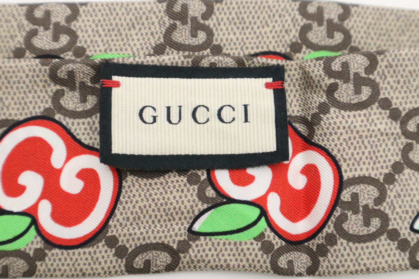 Gucci Twilly in GG Supreme Apples Silk